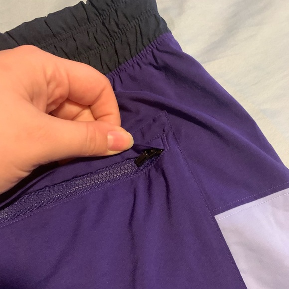 ATHLETA COLOR-BLOCK ACTIVE SHORTS - Picture 3 of 4